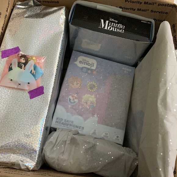 3+ lbs Disney Pixar Mystery Box Mickey Cute Unique - Picture 4 of 6